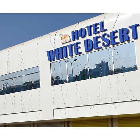 Hotel White Desert Бгудж Екстер'єр фото